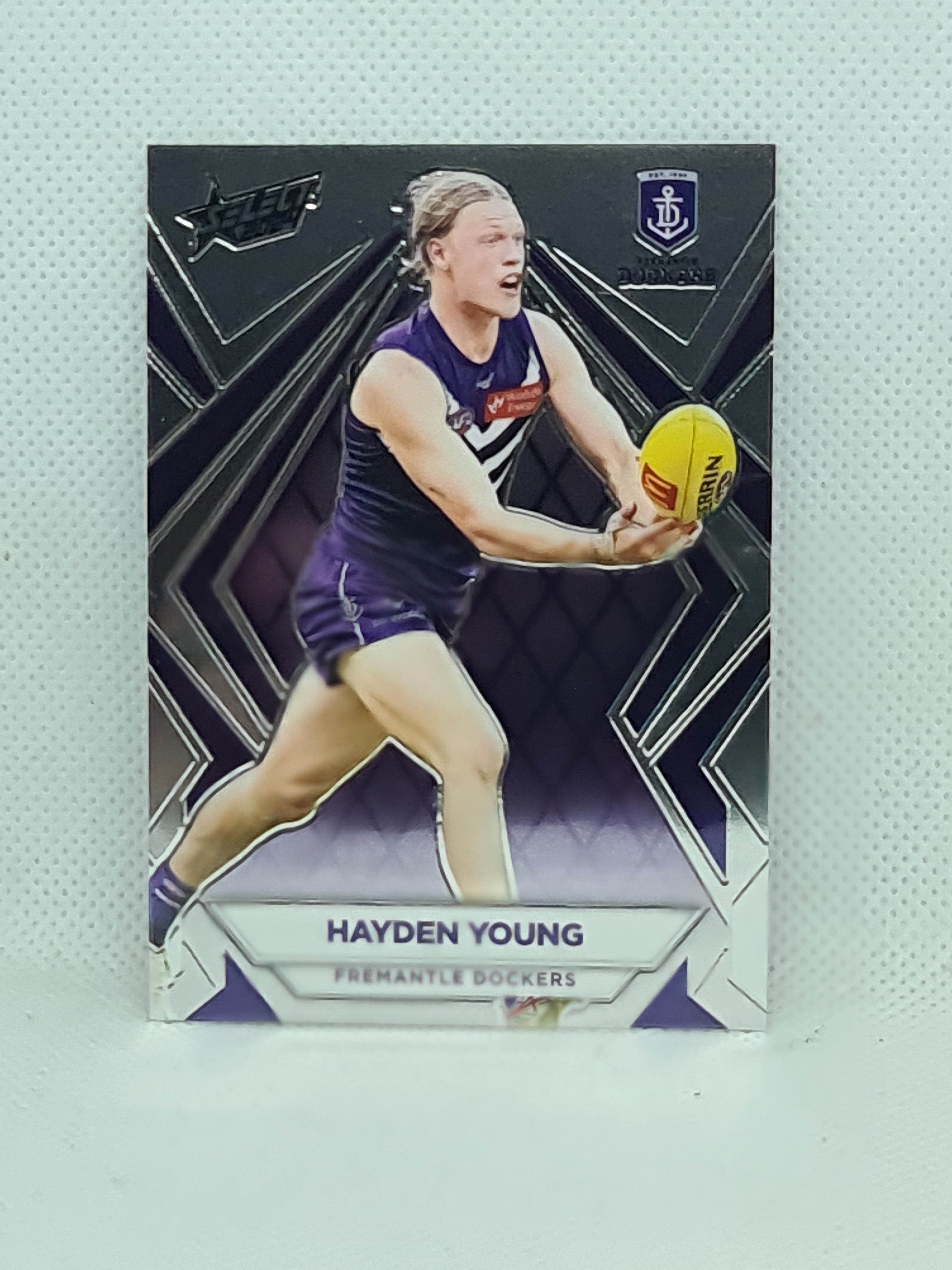 2024 Footy Stars - Luminous Base - L60 - H. Young