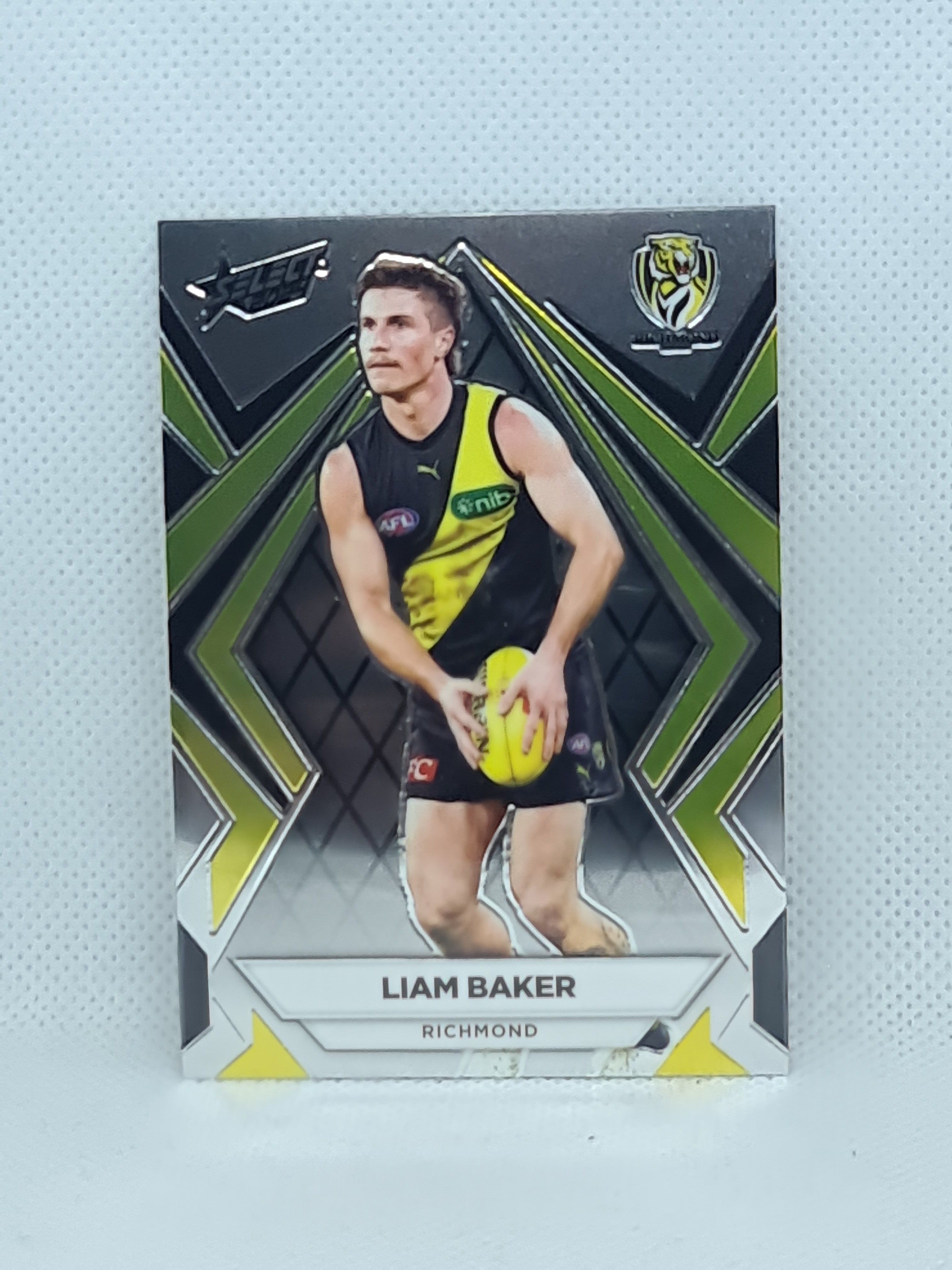 2024 Footy Stars - Luminous Base - L131 - L. Baker