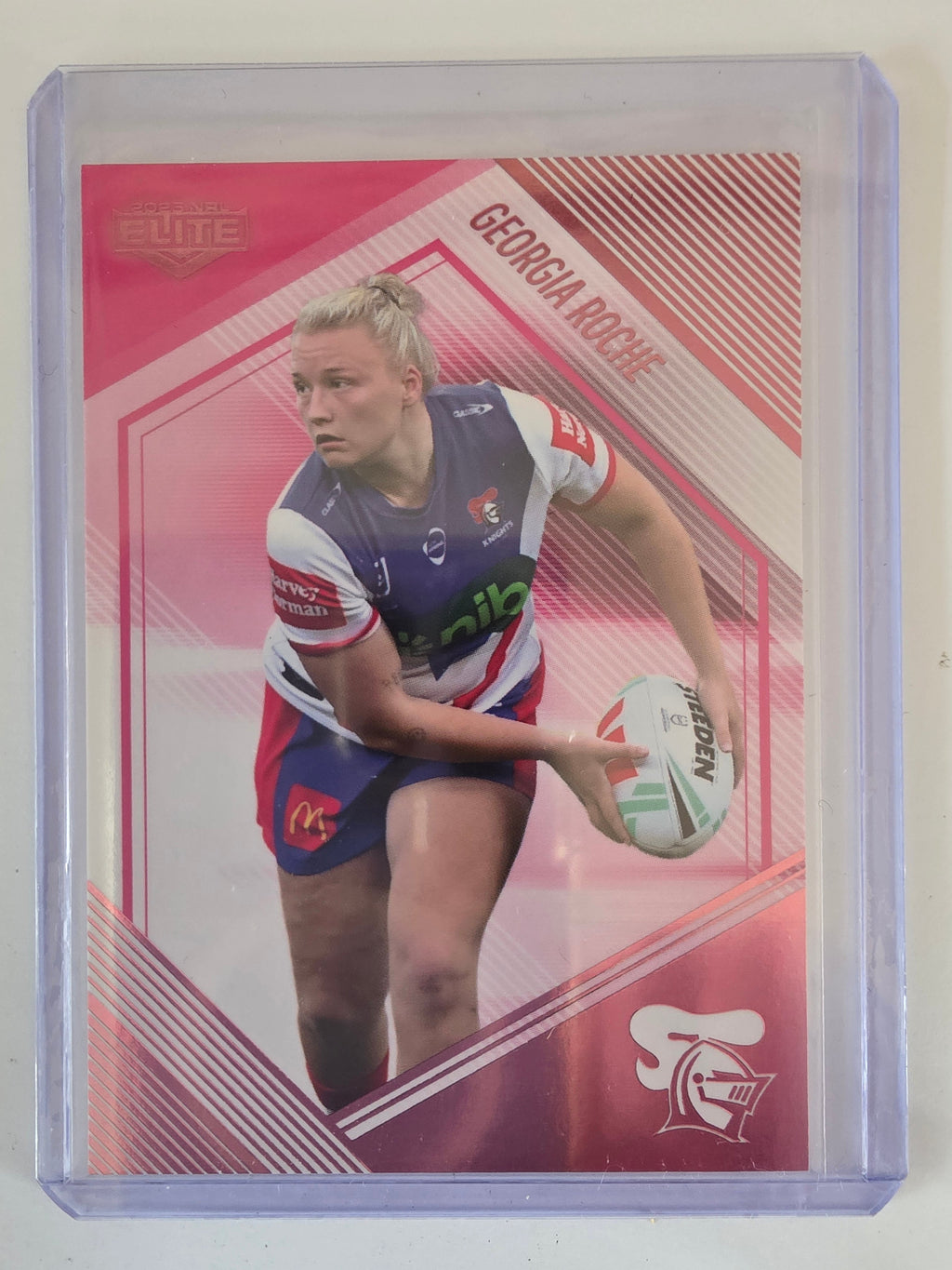 NRL 2025 Elite | Mojo Pink Diamond | #PD28 | Georgia Roche | #25/68 | Knights