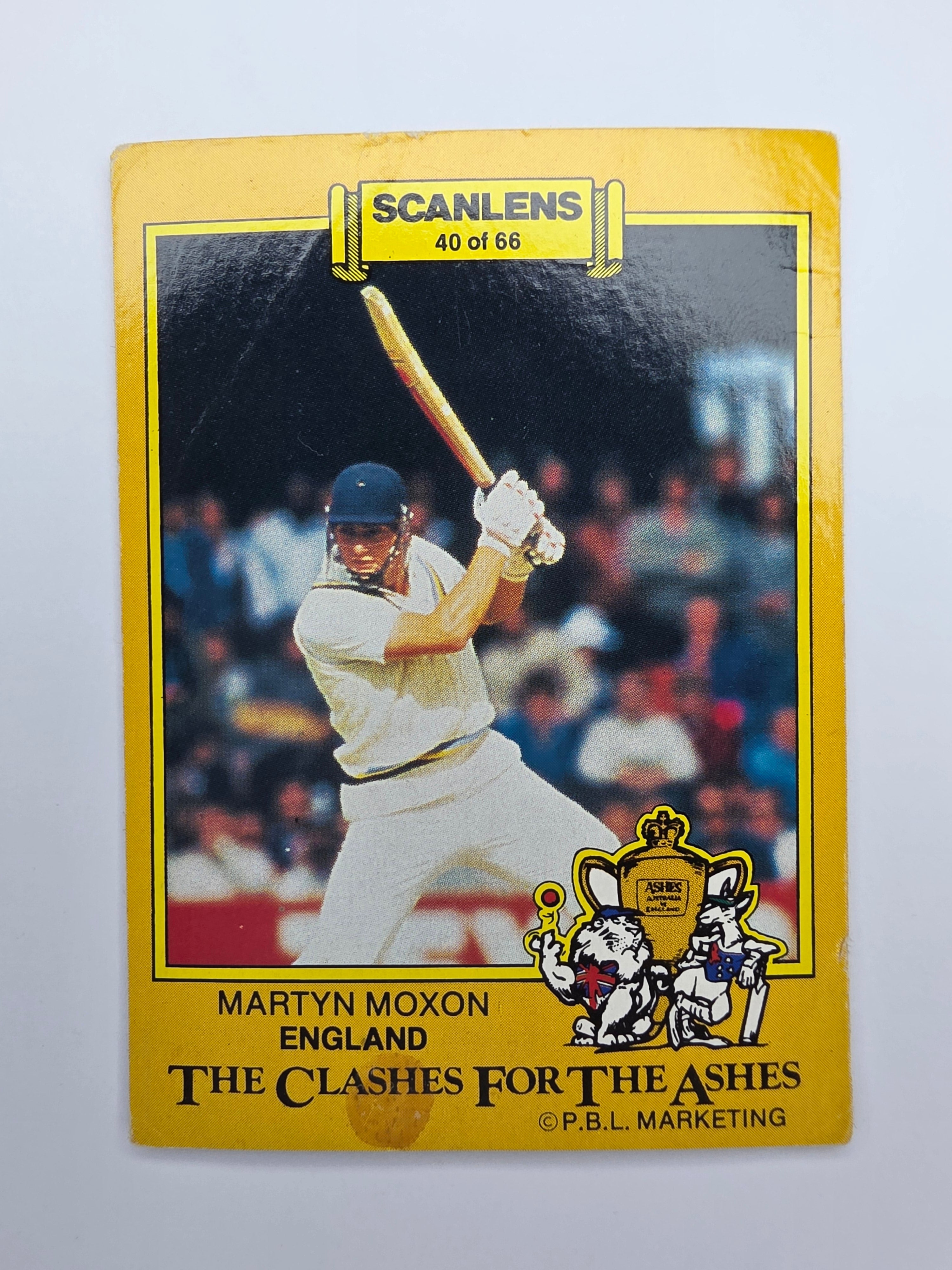 Scanlens 1986 The Clashes for the Ashes cricket trading card featuring Martyn Moxon batting for England.
