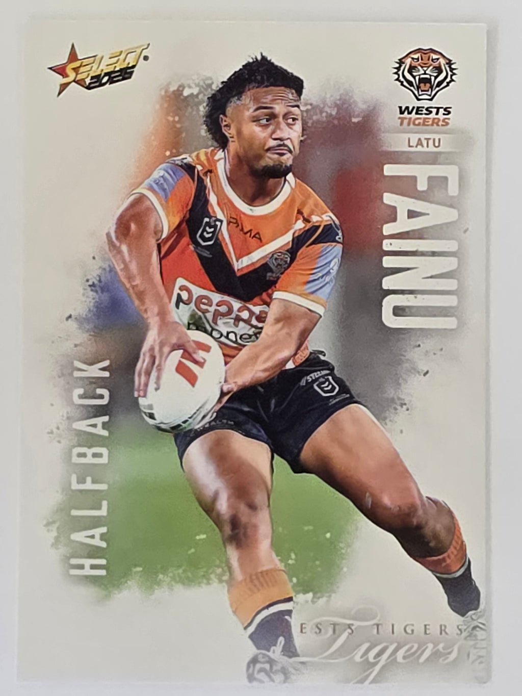 NRL 2026 League Heroes | Base | #212 | Latu Fainu | Wests Tigers