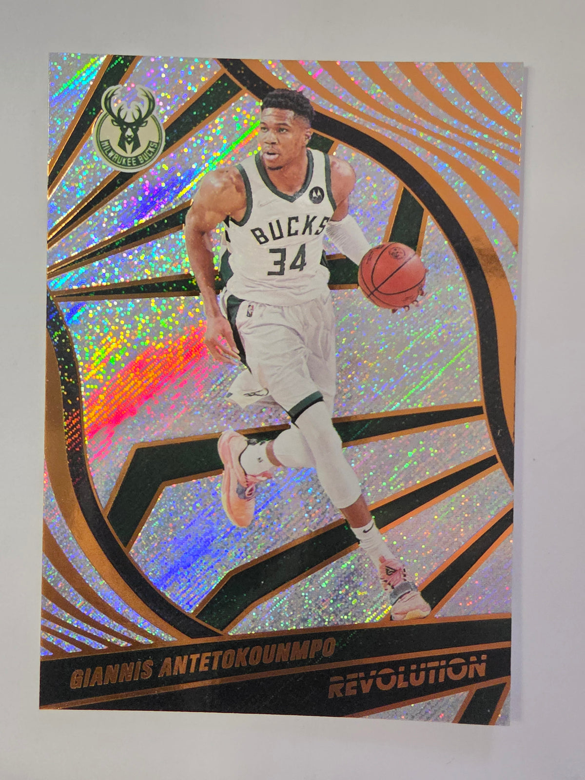 2021-22 Panini Revolution | Sunburst Parallel | #4 | Giannis Antetokounmpo | Milwaukee Bucks