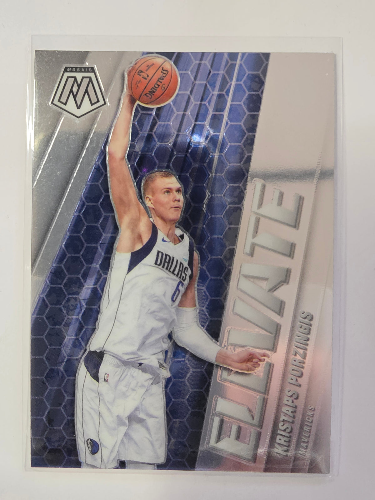2020-21 Panini Mosaic | Elevate | #7 | Kristaps Porzingis | Dallas Mavericks